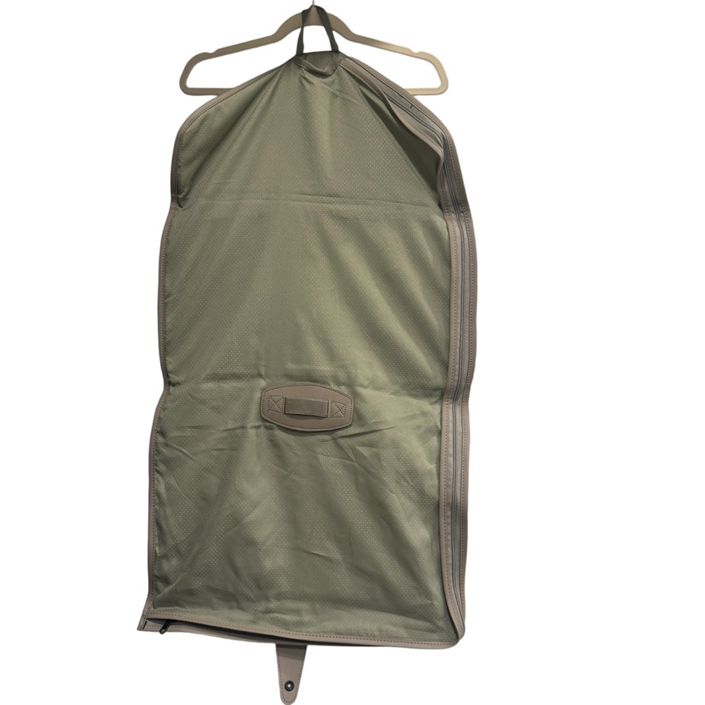 Samsonite garment/suit travel bag - folds in half, carry handle, hanging